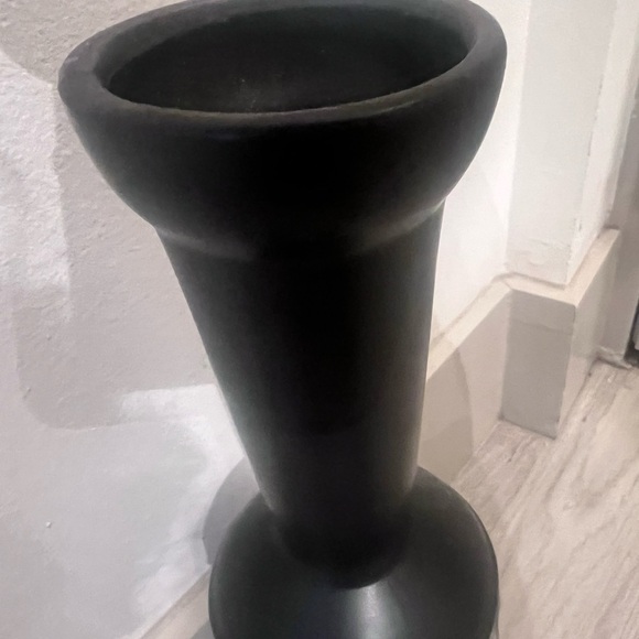 Helwig Ceramic Table Vase
Home Decor - Picture 5 of 7